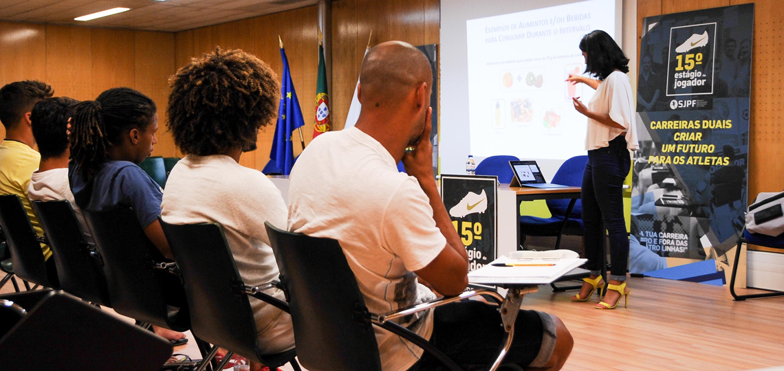 Champ4Life apresentado aos jogadores do Estgio