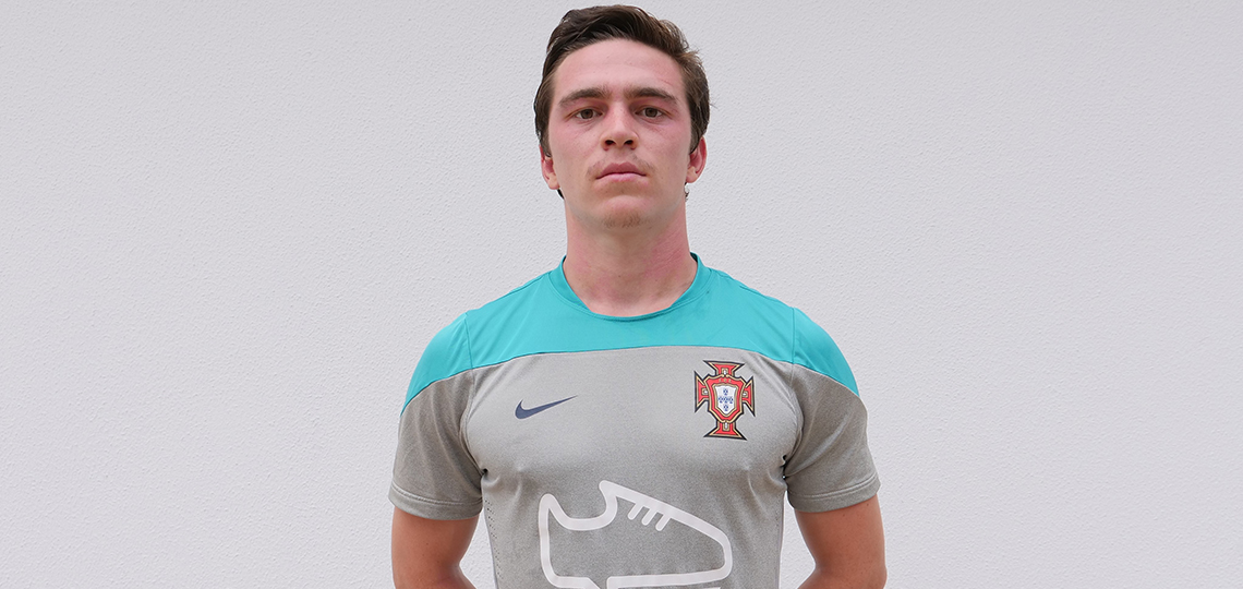 Gonalo Medeiros assina pelo Martimo