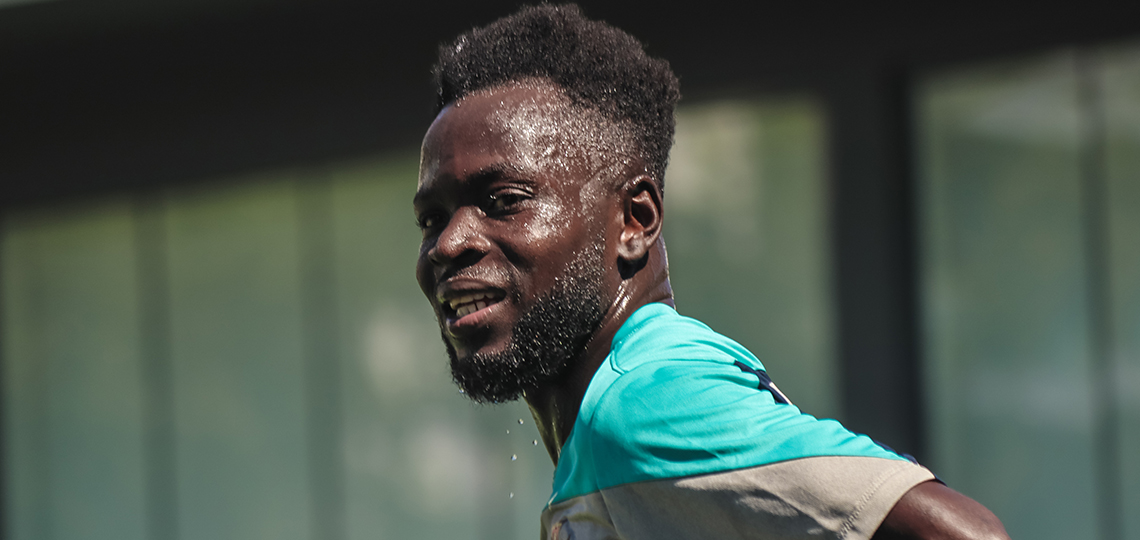 Agostinho C assina pelo Hermannstadt