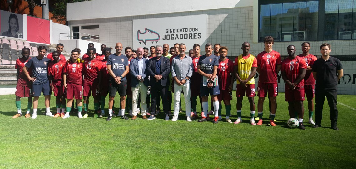 Sindicato renova protocolo com a Cambridge School